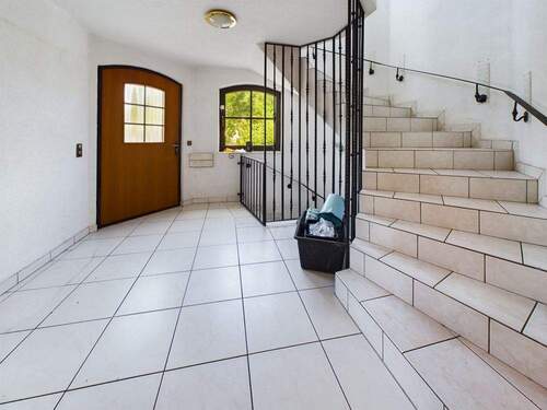 EIngangsbereich - 1 Zimmer Mehrfamilienhaus, Wohnhaus in Bürstadt