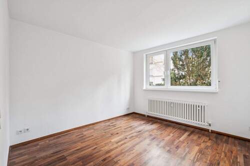 Schlafzimmer mit Duschbad en Suite - 