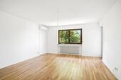 Schlafzimmer mit Zugang zum Balkon - 