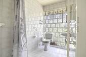 Badezimmer mit Fensterfront... - 