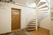 Treppe zum Untergeschoss - 