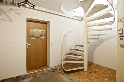Treppe zum Untergeschoss - 