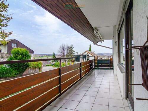 Weitläufiger Balkon - 4 Zimmer Etagenwohnung zum Kaufen in Rümmingen