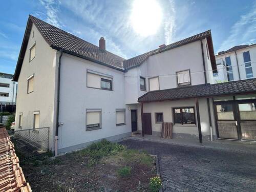 Ansicht aus Süd-West - Einfamilienhaus und ehemalige Schreinerei in Straubing
