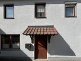 Eingang - Einfamilienhaus mit 200,00 m&sup2; in Straubing zum Kaufen