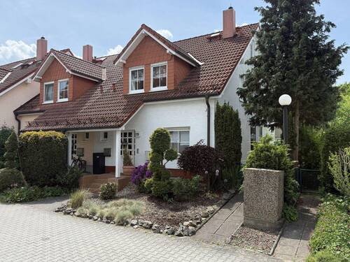 Außenansicht - Reihenendhaus in familienfreundlicher Lage