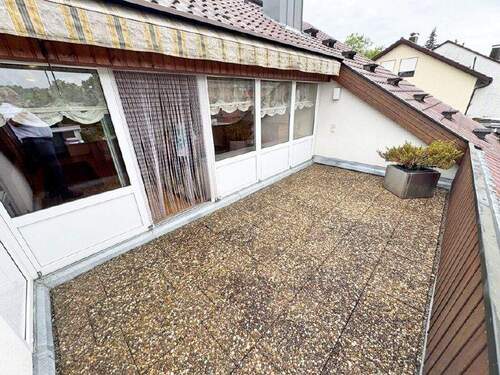 Loggia mit Markise - 3 Zimmer Etagenwohnung in Tettnang
