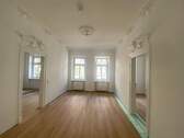 Zimmer 2 mit Stuck - Gohlis* neu renovierte 4 Zimmer-Whg* Altbau mit Charme* Tageslichtbad* sep. Küche* Balkon