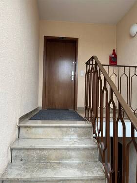 Eingang zur Wohnung - 4 Zimmer Etagenwohnung zum Kaufen in Baden-Baden