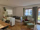 Wohnzimmer / Schlafen - Helle 1-Zimmer-Wohnung in Peißenberg mit Balkon und Garage zu vermieten