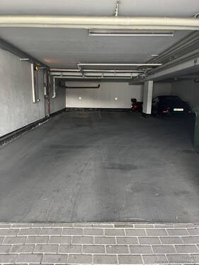Tiefgaragenstellplatz - 