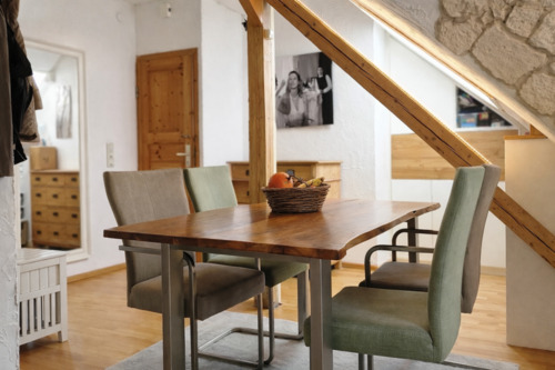 Heller Essbereich im Dachgeschoß - 2 Zimmer Etagenwohnung in Ludwigshafen