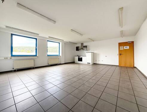 Pausenraum OG mit EBK - Halle in Tuttlingen zur Miete