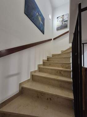 Treppe z. Obergeschoss - 