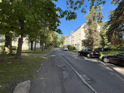 Blick in die Straße - 3 Zimmer Etagenwohnung in Zwickau