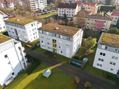 Das Haus von vorne - Großzügige 4-Zimmer-Wohnung mit Balkon im 1. OG - Ideal für Familien