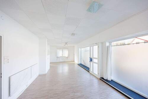 Gewerbefläche Erdgeschoss - 5 Zimmer Mehrfamilienhaus, Wohnhaus zum Kaufen in Ingersheim