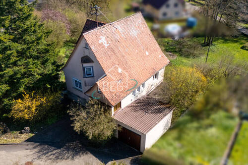 Außenansicht - Einfamilienhaus auf großem Grundstück mit viel Potenzial zur individuellen Gestaltung