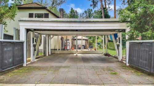 Carport - 5 Zimmer Einfamilienhaus in Berlin