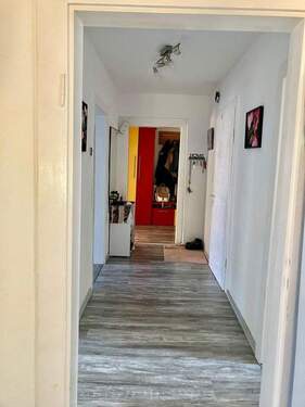 Flur Richtung Wohnzimmer - 