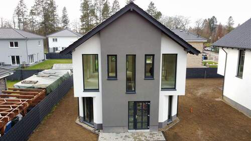 Bild 2 - 6 Zimmer Einfamilienhaus zum Kaufen in Werneuchen