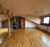 Charmante Dachgeschosswohnung mit Holzofen und viel Stauraum in Lammersdorf - Simmerath / Lammersdorf