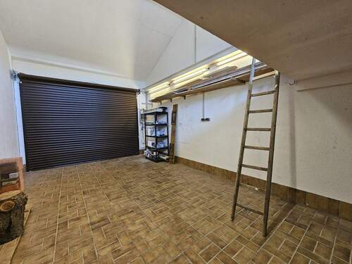 Große Garage / Abstellraum - 