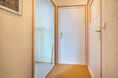 DG Mittelflur Ansicht von Treppe - 