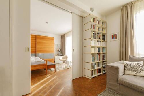 08_Blick ins Schlafzimmer - 