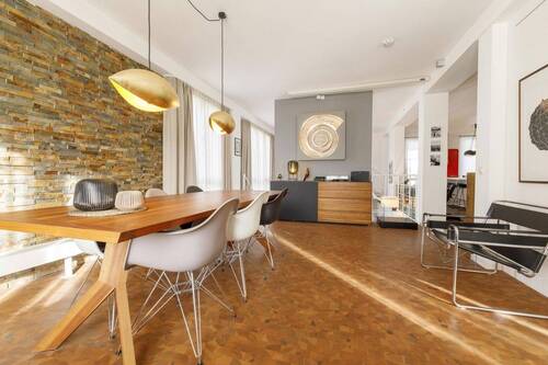 02_Blick Essbereich zu Flur - 5 Zimmer Etagenwohnung in Stuttgart