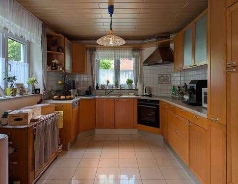 Voll ausgestattete Küche - Etagenwohnung mit 119,00 m&sup2; in Ulm zur Miete