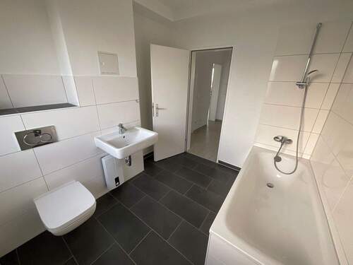 Badezimmer - Etagenwohnung mit 64,10 m&sup2; in Remscheid zur Miete