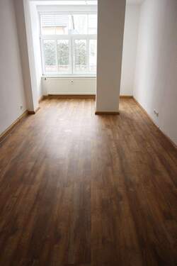 Wohnzimmer - Inkl. EBK Bad mit Fenster + Dusche frei ab 1.5.26