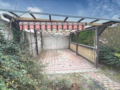 überdachte Sitzfläche - Einfamilienhaus mit 163,00 m&sup2; in Zeitz zum Kaufen