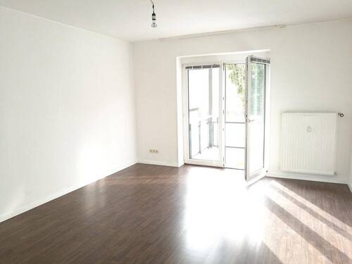 Wohnzimmer - 3 Zimmer Etagenwohnung zum Kaufen in Erkrath