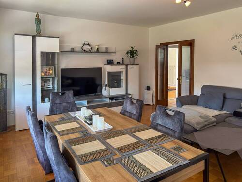 Wohnzimmer - 4 Zimmer Bungalow zum Kaufen in Burghausen