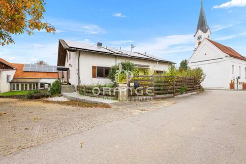 Zweifamilienhaus - 8 Zimmer Mehrfamilienhaus, Wohnhaus in Schierling / Allersdorf