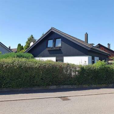 Seitenansicht Haus - 6 Zimmer Einfamilienhaus in Maulbronn