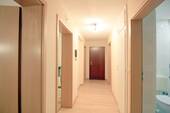 Flur 1 - 