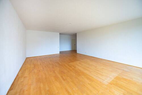 Wohnzimmer Ist- Zustand - 4 Zimmer Etagenwohnung in Wuppertal