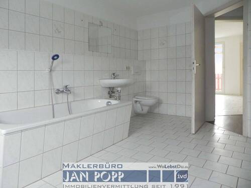 Wannenbad mit Tageslicht - 