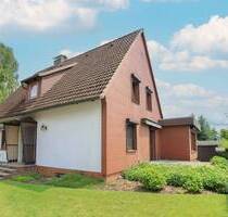 Zweifamilienhaus mit großem Grundstück, Gartenidylle und vielseitiger Nutzung - Eschede