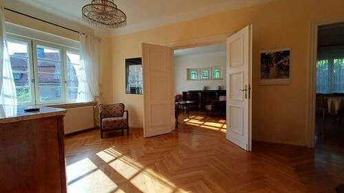 Großzügige Diele - 5 Zimmer Einfamilienhaus in Aschersleben