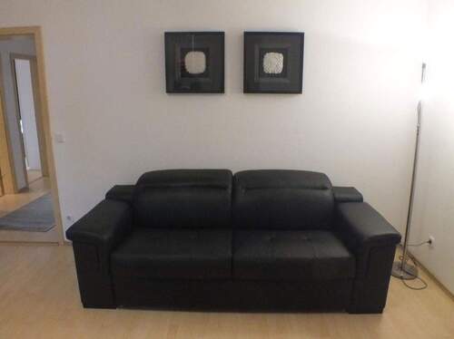 Wohnzimmer - 2 Zimmer Etagenwohnung zum Kaufen in Nürnberg