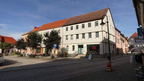 Frontansicht - Wohn- Geschäftshaus in zentraler Lage in Schleusingen Faktor 11