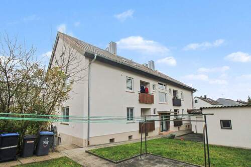 Hausansicht - 3 Zimmer Einfamilienhaus in Leonberg