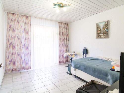 OG - Helles Kinderzimmer mit Zugang zum Balkon - 