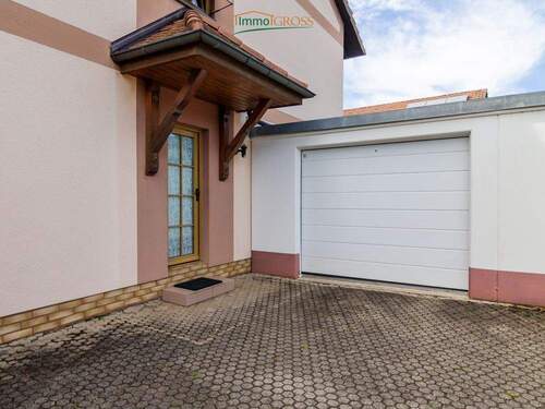 Garagenstellplatz mit direktem Zugang zum Haus - 