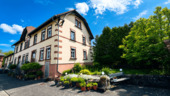 Außenansicht - Ein Haus. Zwei Zuhause. Unzählige Möglichkeiten.