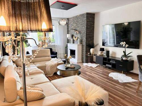 Bild 1 - Privatverkauf: Exklusive 3-Zimmer-Erdgeschosswohnung mit eigenem Garten - inkl. Möbel! (VB)